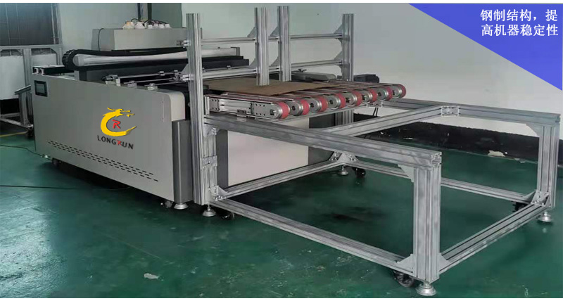 紙箱流水線無(wú)版印刷機(jī)采用全鋼制結(jié)構(gòu)，提高機(jī)器穩(wěn)定性。